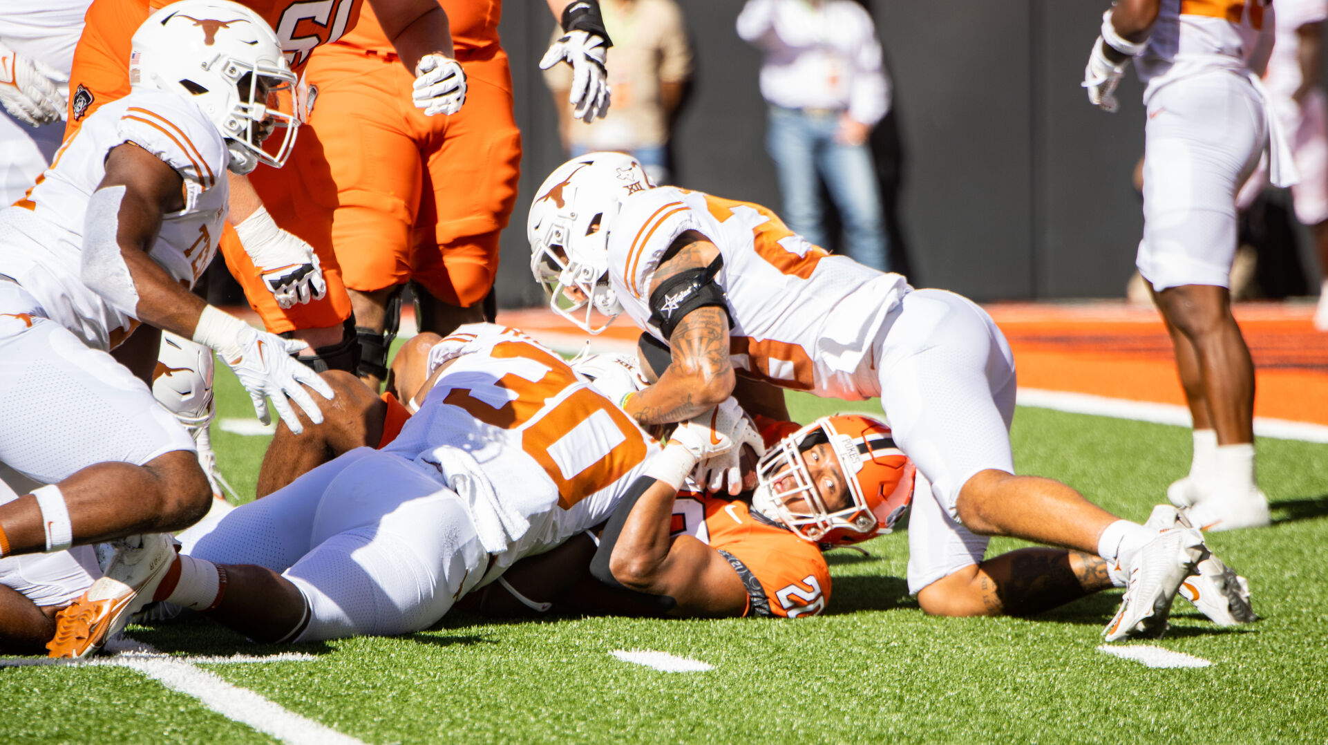 Richardson under Texas pile